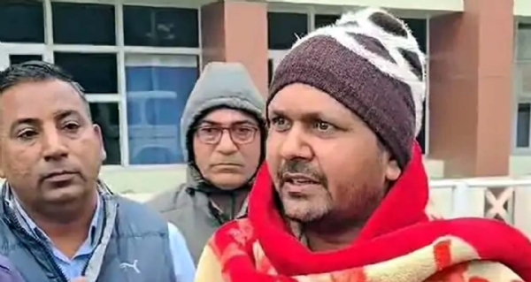 घटना की जानकारी देते परिजन।