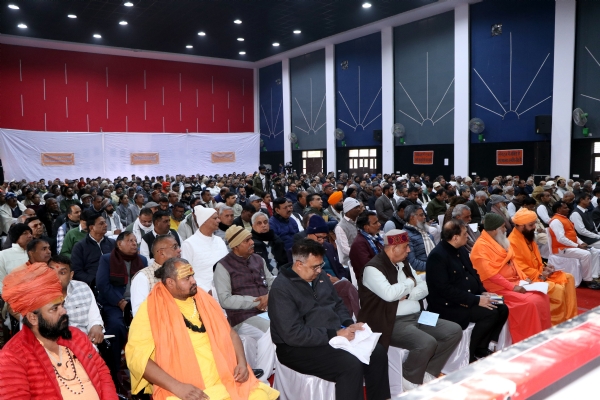 कार्यक्रम में मौजूद सामाजिक व धार्मिक संगठनों के गणमान्य लोग।