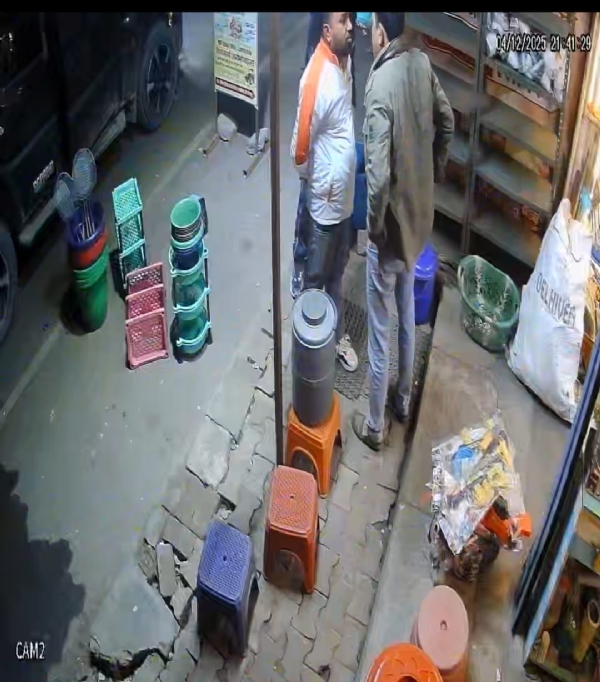 दुकानदार के सीसीटीवी में कैद हुआ सिपाही