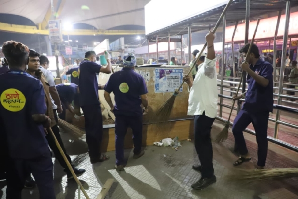 Deep clean drive treated water Thane station