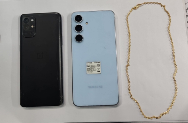 बरामद मोबाइल