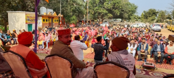 हनुमान मंदिर परिसर हिनौता में विराट हिंदू सम्मेलन।