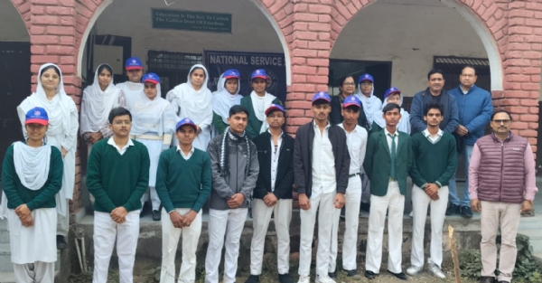 राजकीय मॉडल संस्कृति सीनियर सेकेंडरी स्कूल नगीना में एनएसएस शिविर के चौथे दिन योग