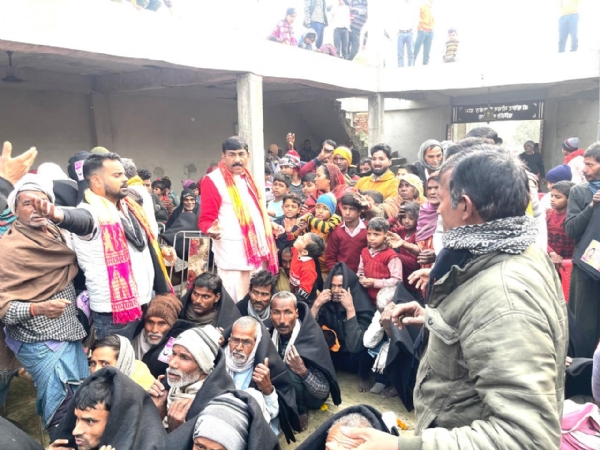 आए हुए ग्रामीण