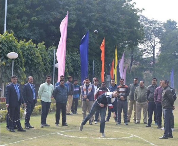 राजभवन में प्रतियोगिता के प्रतिभागी