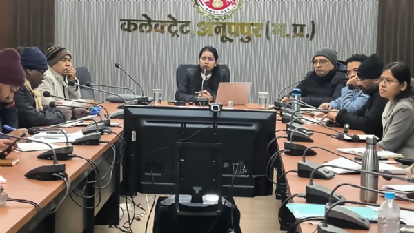 समय-सीमा पत्रों की समीक्षा बैठक में समय-सीमा पत्रों की समीक्षा बैठक में