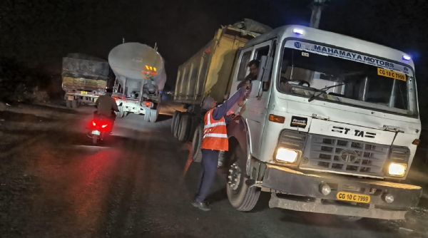 जांजगीर-चांपा में ड्रिंक एंड ड्राइव पर सख्ती: एक ही दिन में 17 शराबी वाहन चालक पकड़े गए, 129 पर अन्य यातायात उल्लंघनों में कार्रवाई जांजगीर-चांपा में ड्रिंक एंड ड्राइव पर सख्ती: एक ही दिन में 17 शराबी वाहन चालक पकड़े गए, 129 पर अन्य यातायात उल्लंघनों में कार्रवाई