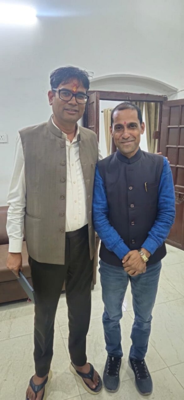 वित्त मंत्री ओ पी चौधरी के साथ लैलूंगा भाजपा मण्डल अध्यक्ष मनोज सतपथी