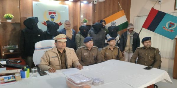 चतरा में छह लाख के ब्राउन शुगर के साथ पांच तस्कर गिरफ्तार