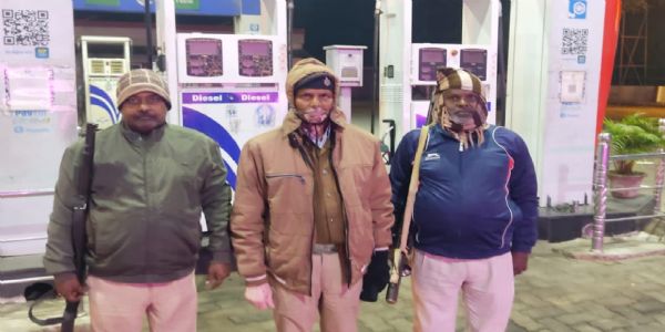 सार्वजनिक स्थानों पर बढ़ी पुलिस की निगरानी, संदिग्ध गतिविधियों पर नजर