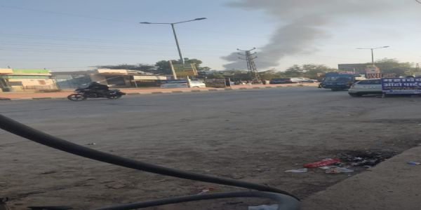 सालावास रोड पर आधी रात को हैण्डीक्राफ्ट फैक्ट्री में लगी भीषण आग : तीन घंटे में पाया काबू