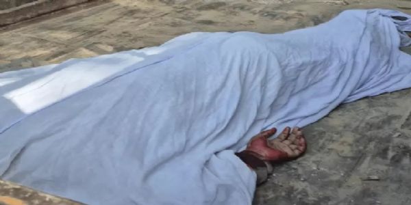 बस के टायर के नीचे आने से एक युवक की मौत