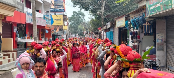 अररिया फोटो:कलश शोभायात्रा अररिया फोटो:कलश शोभायात्रा