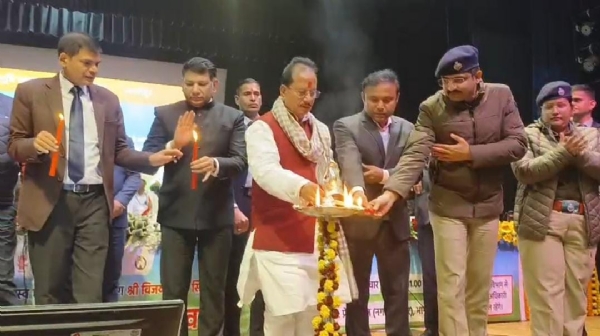 उद्घाटन करते उपमुख्यमंत्री