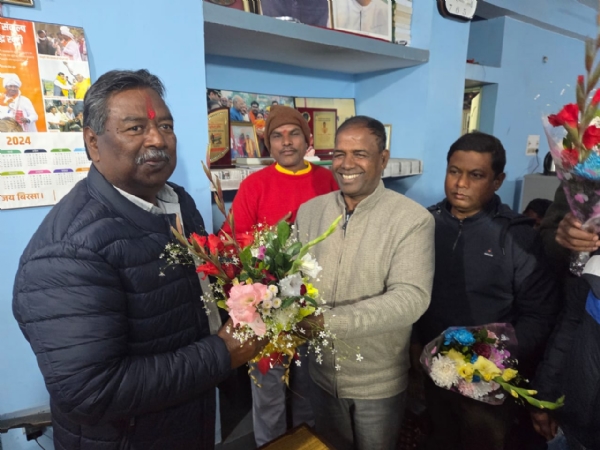 जन्मदिन पर पूर्व ग्रामीण विकास मंत्री नीलकंठ सिंह मुंडा ने सोनमेर माता मंदिर में की पूजा अर्चना