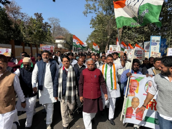 कांग्रेस के पैदल मार्च की तस्वीर कांग्रेस के पैदल मार्च की तस्वीर