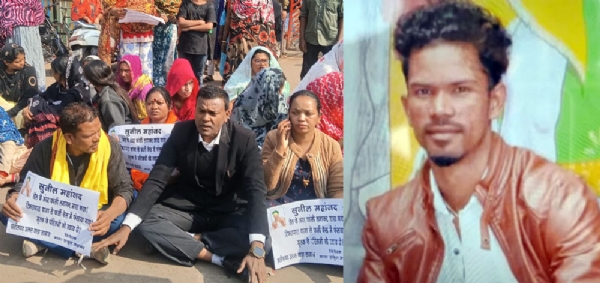 सेंट्रल जेल के सामने मृतक के परिजन प्रदर्शन करते हुए सेंट्रल जेल के सामने मृतक के परिजन प्रदर्शन करते हुए