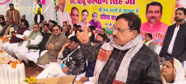 प्रतिमा पुनर्स्थापना कार्यक्रम को संबोधित करते हुए क्षेत्रीय अध्यक्ष प्रकाश पाल