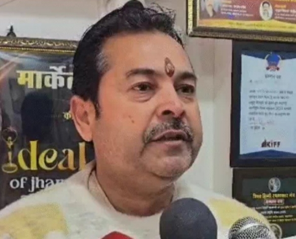 जानकारी देते व्यापारी नेता जानकारी देते व्यापारी नेता