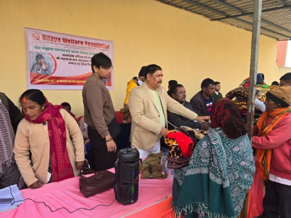 कार्यक्रम में संस्‍था के अध्‍यक्ष सहित ग्रामीणों की तस्‍वीर