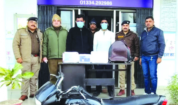 पुलिस गिरफ्त में आरोपित