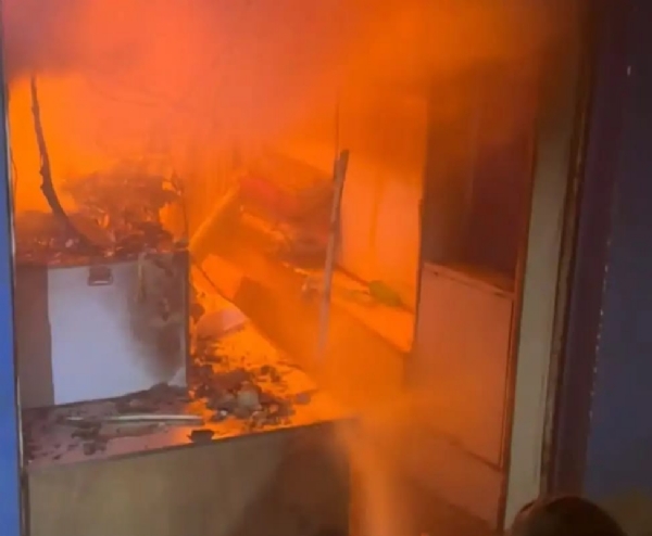 दुकान में लगी आग दुकान में लगी आग