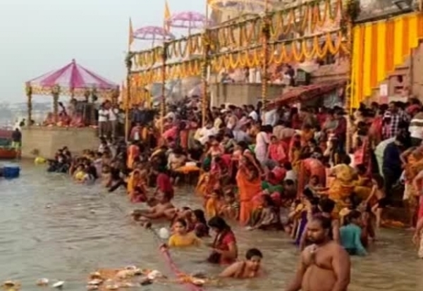 गंगा घाट स्नान फाइल फोटो