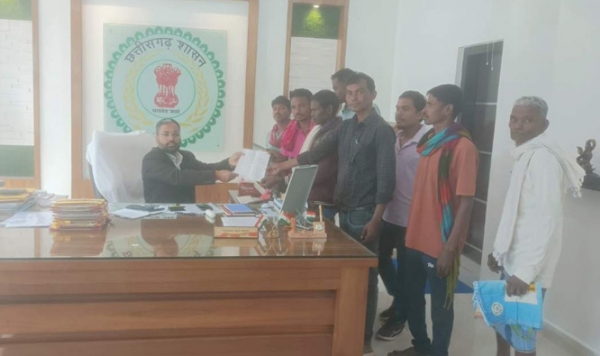 धान बेचने से कई किसान हुए वंचित, कलेक्टर ने कहा जल्द हाेगा समाधान धान बेचने से कई किसान हुए वंचित, कलेक्टर ने कहा जल्द हाेगा समाधान