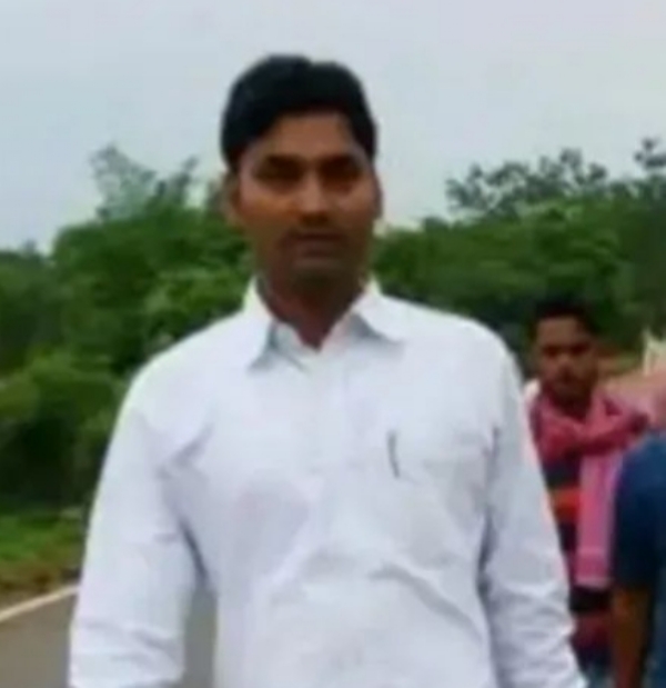 मृतक संतोष यादव