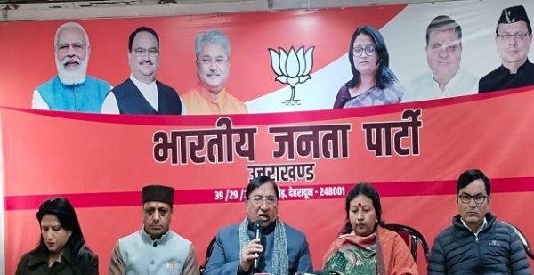 भाजपा के राष्ट्रीय सह कोषाध्यक्ष व राज्यसभा सांसद नरेश बंसल पत्रकारों से बातचीत करते। भाजपा के राष्ट्रीय सह कोषाध्यक्ष व राज्यसभा सांसद नरेश बंसल पत्रकारों से बातचीत करते।