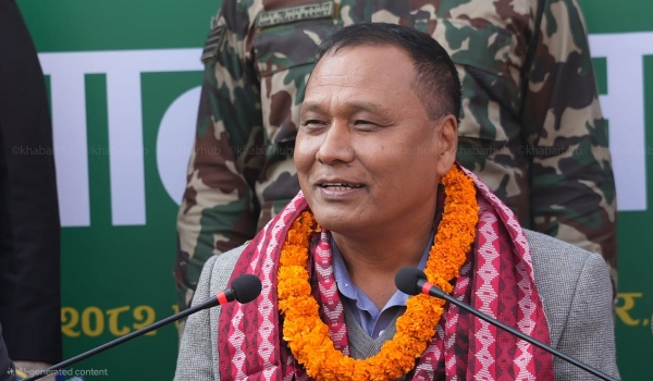 नेपाल के ऊर्जा मंत्री कुलमान घीसिंग नेपाल के ऊर्जा मंत्री कुलमान घीसिंग