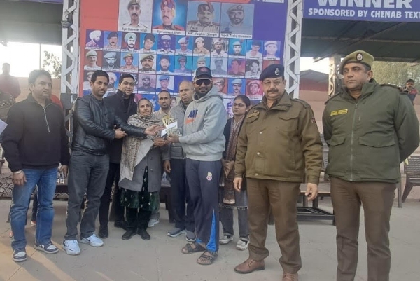 Hoshiarpur beat Pathankot by 75 runs and reached the semi-finals.