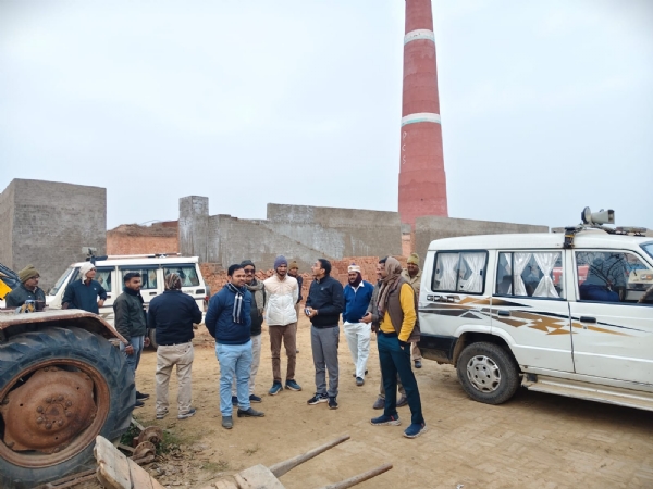 विनिमय शुल्क जमा न करने पर 4 ईंट भट्ठों पर कार्रवाई, कच्ची ईंटें तोड़ी गईं, संचालन रोका गया* विनिमय शुल्क जमा न करने पर 4 ईंट भट्ठों पर कार्रवाई, कच्ची ईंटें तोड़ी गईं, संचालन रोका गया*