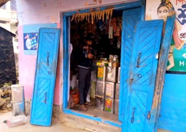 बांकुड़ा में हाथियों का उत्पात तोड़े दुकान