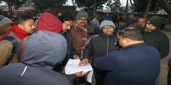 कलेक्टर ने क्षेत्र का भ्रमण कर लिया स्थिति का जायजा