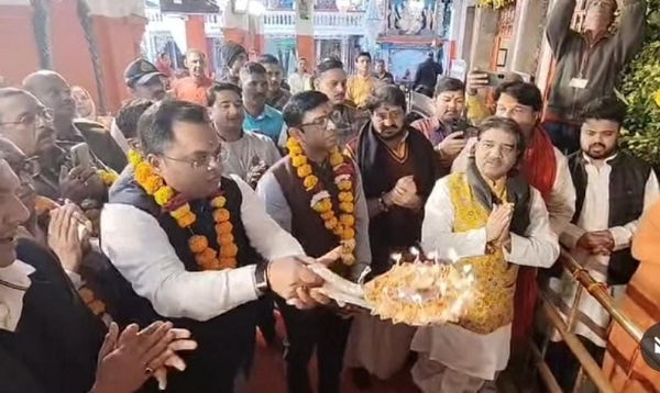 इंदौरः खजराना गणेश मंदिर में 6 दिवसीय तिल चतुर्थी मेले का कलेक्टर ने किया शुभारंभ इंदौरः खजराना गणेश मंदिर में 6 दिवसीय तिल चतुर्थी मेले का कलेक्टर ने किया शुभारंभ