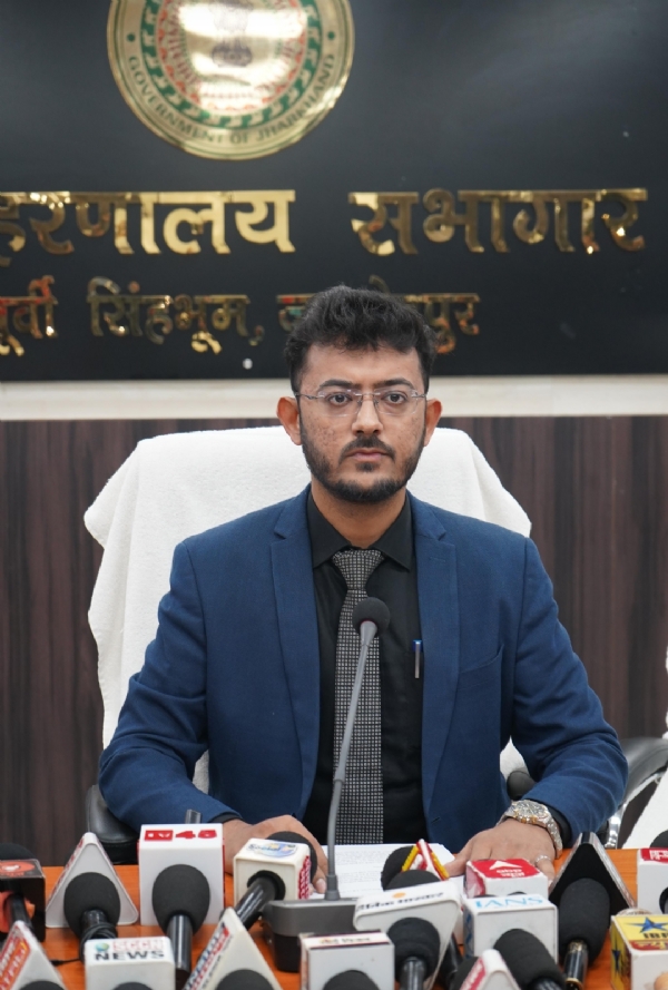 अनुमंडल पदाधिकारी, धालभूम अर्नव मिश्रा