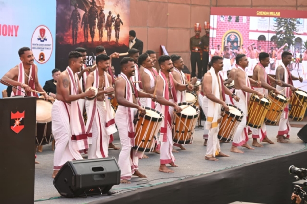 सेना दिवस से पूर्व जवाहर कला केंद्र में विशिष्ट सिम्फनी बैंड आयोजन सेना दिवस से पूर्व जवाहर कला केंद्र में विशिष्ट सिम्फनी बैंड आयोजन