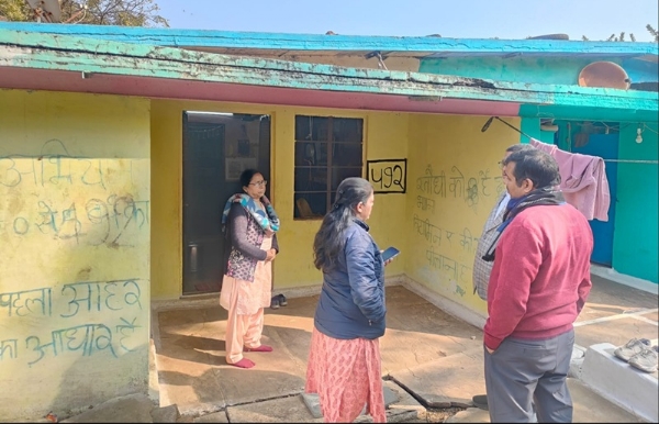 कलेक्टर कौशलेंद्र विक्रम सिंह ने स्कूल और आंगनबाड़ी केन्द्र का किया निरीक्षण कलेक्टर कौशलेंद्र विक्रम सिंह ने स्कूल और आंगनबाड़ी केन्द्र का किया निरीक्षण