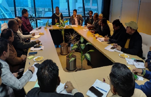 उपमहापौर सफाई अधीक्षकों के साथ बैठक में। उपमहापौर सफाई अधीक्षकों के साथ बैठक में।