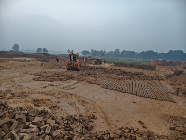 विनिमय शुल्क जमा न करने पर 4 ईंट भट्ठों पर कार्रवाई, कच्ची ईंटें तोड़ी गईं, संचालन रोका गया* विनिमय शुल्क जमा न करने पर 4 ईंट भट्ठों पर कार्रवाई, कच्ची ईंटें तोड़ी गईं, संचालन रोका गया*