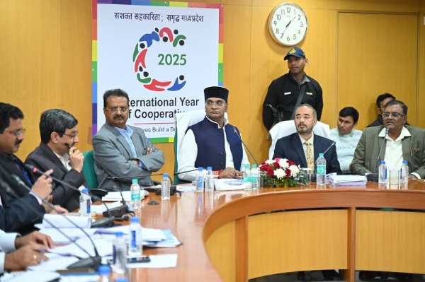 सभी सहकारी बैंकों के सीईओ से वन-टू-वन चर्चा सभी सहकारी बैंकों के सीईओ से वन-टू-वन चर्चा