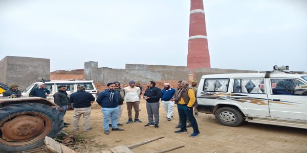 विनिमय शुल्क जमा न करने पर चार ईंट भट्ठों पर कार्रवाई, संचालन रोका गया
