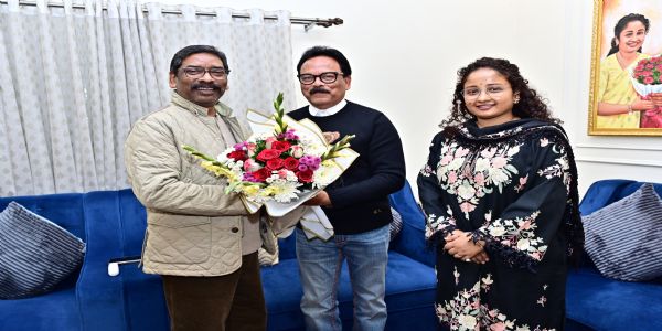 मुख्यमंत्री से सांसद और विधायक ने की मुलाकात, दी नववर्ष की बधाई