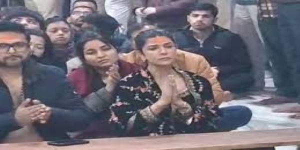 महाकाल मंदिर पहुंची फिल्म अभिनेत्री निमरत कौर, भस्म आरती में हुई शामिल