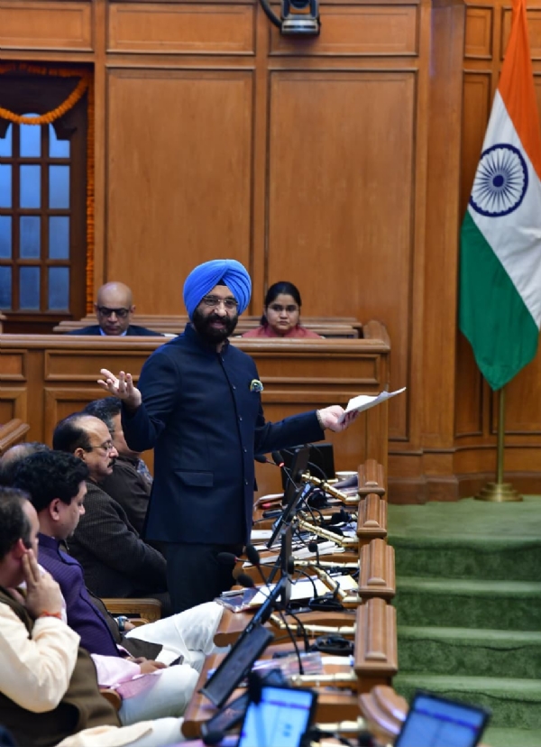 दिल्ली विधानसभा में श्री गुरु तेग बहादुर जी के 350वें शहीदी वर्ष के उपलक्ष्य में आयोजित धन्यवाद प्रस्ताव पर चर्चा के दौरान पर्यावरण मंत्री मनजिंदर सिंह सिरसा दिल्ली विधानसभा में श्री गुरु तेग बहादुर जी के 350वें शहीदी वर्ष के उपलक्ष्य में आयोजित धन्यवाद प्रस्ताव पर चर्चा के दौरान पर्यावरण मंत्री मनजिंदर सिंह सिरसा