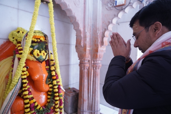 काशी विश्वनाथ धाम में भगवान गणेश की पूजा काशी विश्वनाथ धाम में भगवान गणेश की पूजा