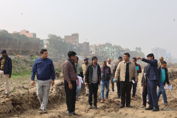 विभिन्न विकासात्मक योजनाओं में प्रगति का जिलाधिकारी ने किया स्थल निरीक्षण