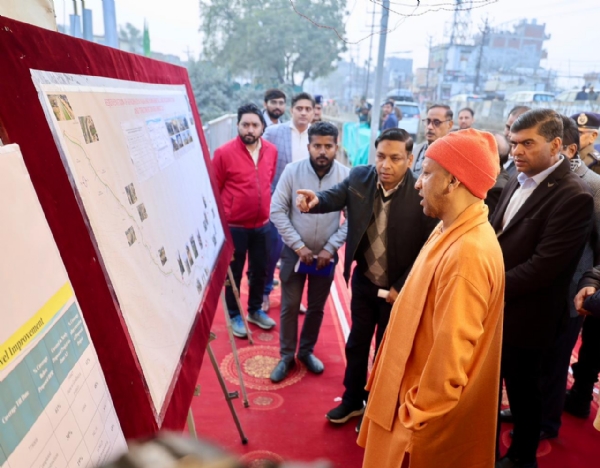 निरीक्षण कर मुख्यमंत्री योगी आदित्यनाथ ने अधिकारियों को दिए जरूरी निर्देश* निरीक्षण कर मुख्यमंत्री योगी आदित्यनाथ ने अधिकारियों को दिए जरूरी निर्देश*