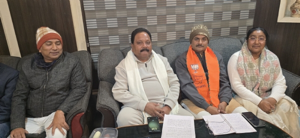 अररिया फोटो:सांसद प्रेस वार्ता में जानकारीदेते अररिया फोटो:सांसद प्रेस वार्ता में जानकारीदेते